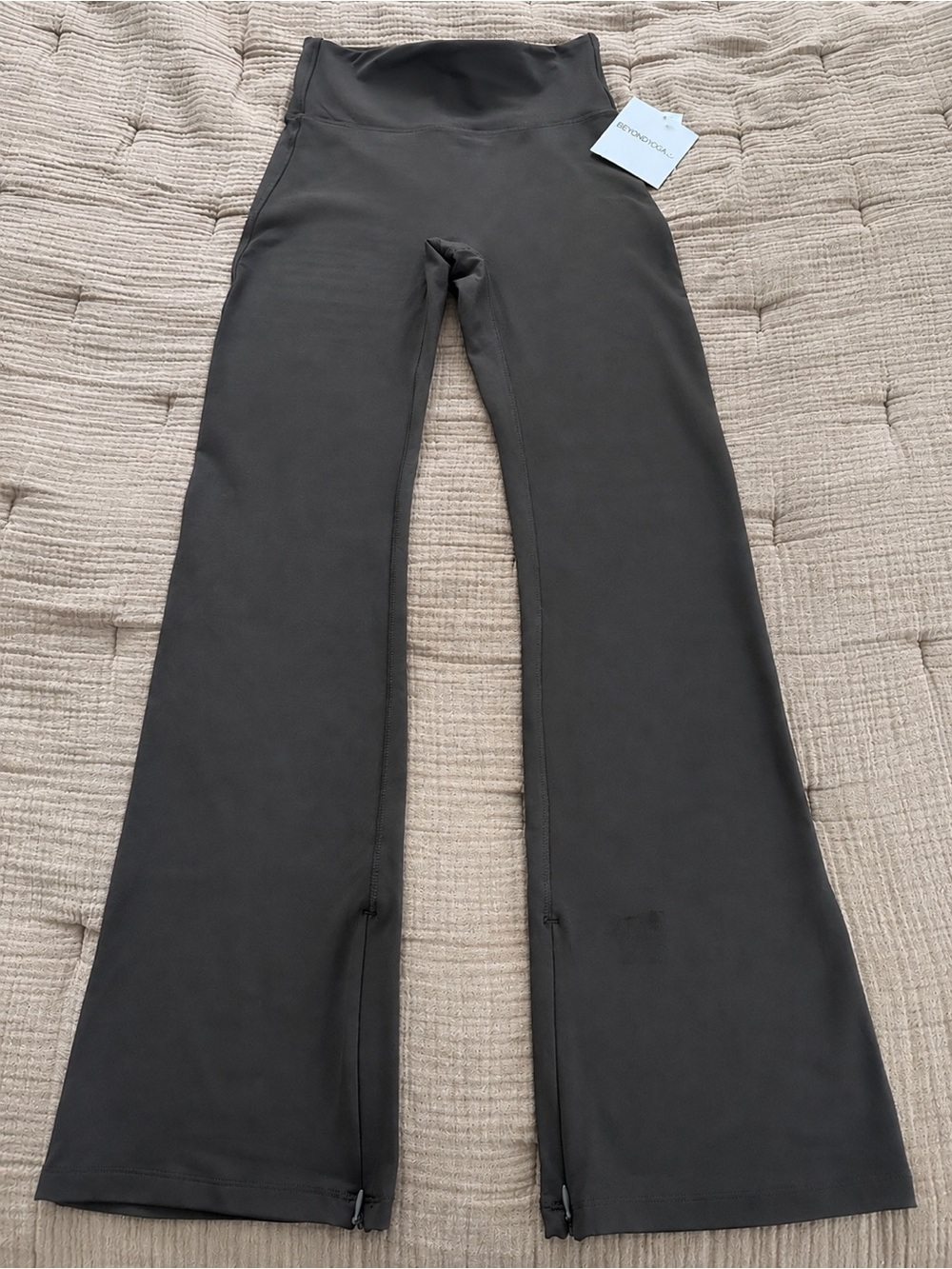 Beyond Yoga Dark Chocolate Brown High Waist Flare Leggings Size Small NWT